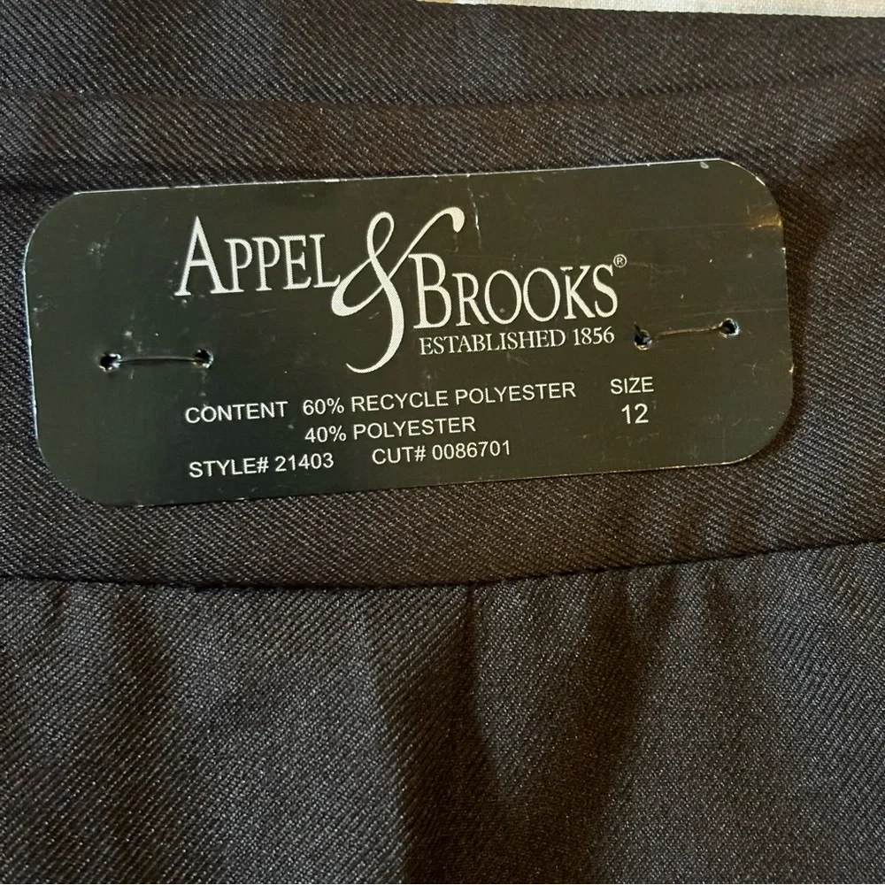 Appel & Brooks NWT Fully lined black pencil skirt Size 12